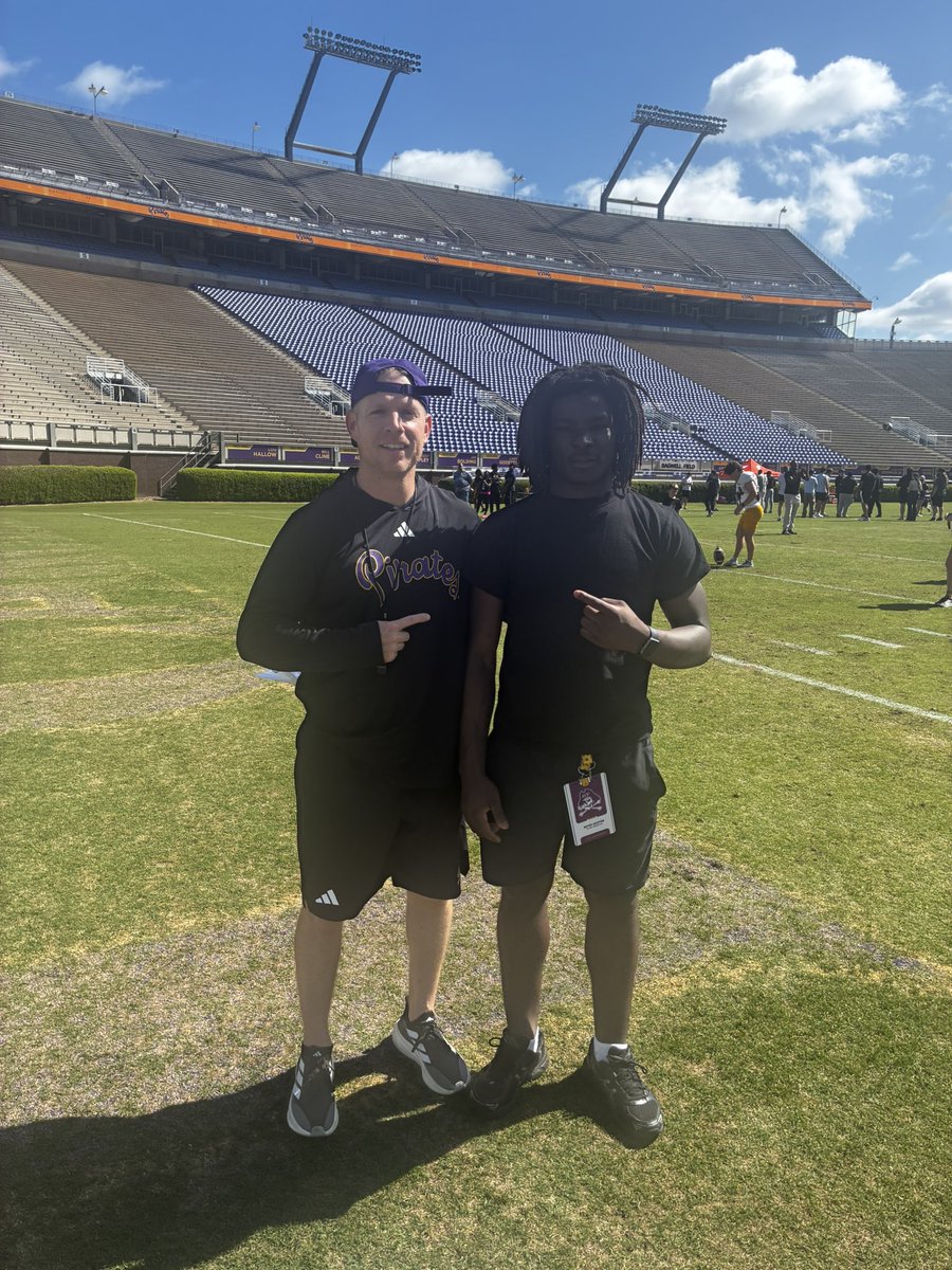 Seven “ 7 “ glover tweet media