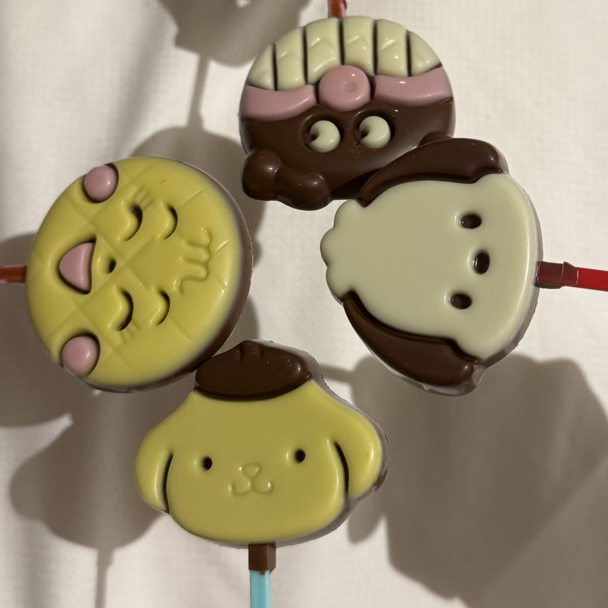 みんな何してるの~😮‍💨

僕とお話しよ!!とても!!話したい気分!!

リプでもDMでも待ってます🫵🏻

(⬇️流れ防止にこの前のRIRNカフェのキャストでキャラチョコ食べた時の写真📷)