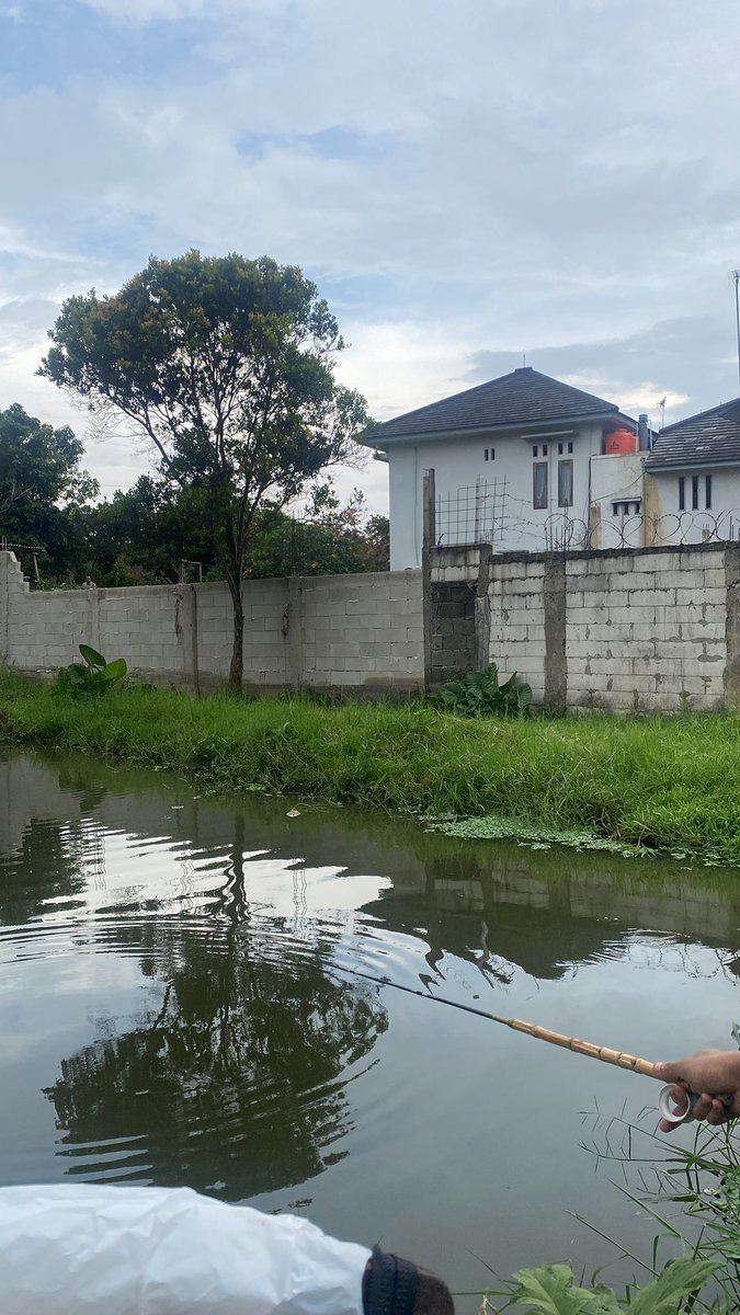 nessanness's tweet photo. lg mancing pgn b*ker https://t.co/YCQSTr3SpB