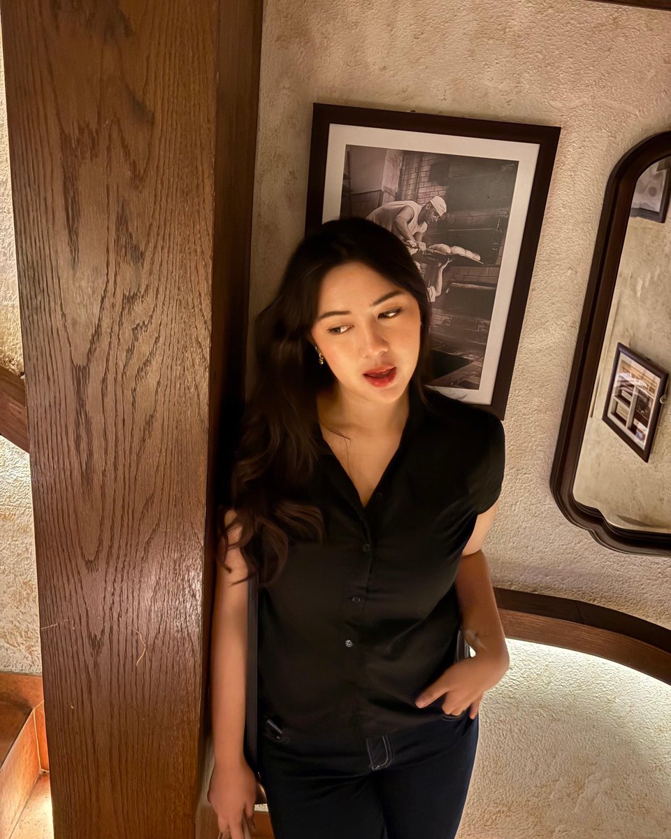 vannesye tweet media