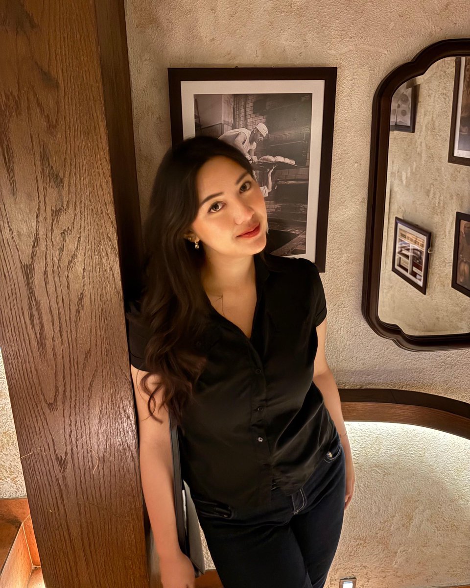 vannesye tweet media