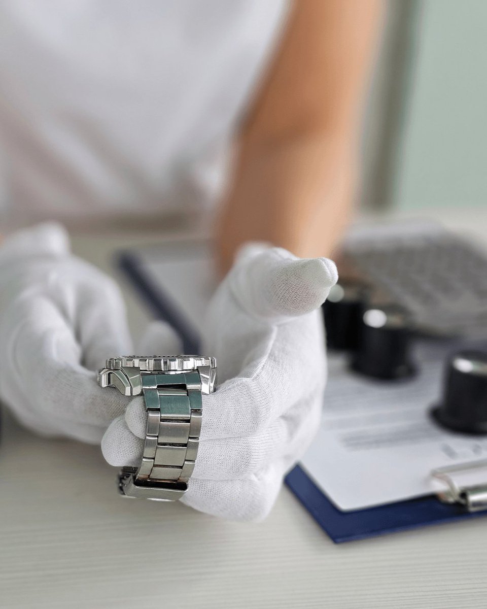 TheClassicWatch's tweet image. Ever wondered if your pre-owned luxury watch has a story as rich as yours? Buying with confidence means skipping guesswork and trusting expert verification. Choose authenticity, quality, and peace of mind every time. #CWBC #watchesofinstagram #Watchesforsale #watchesuk