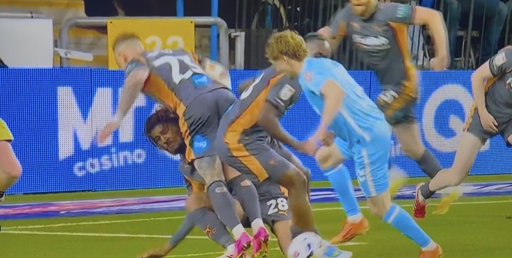 neilbaskerville tweet media