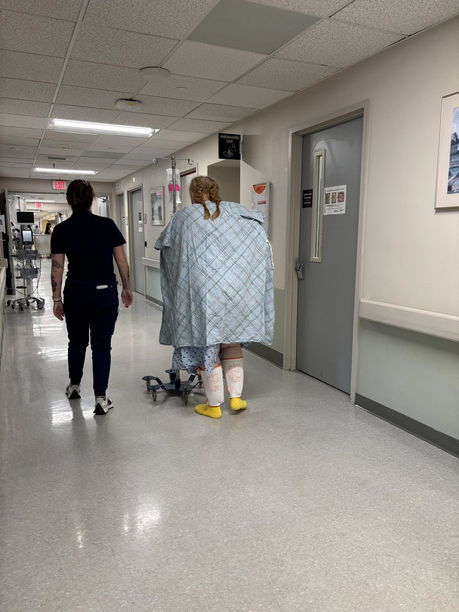 Emily Saxton tweet media