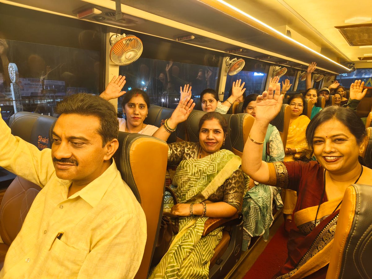 दिल्ली गूंज उठी है… शिक्षक पहुँच चुके हैं! 🔥
टीचर्स का सैलाब अब सड़कों पर है,
हक की लड़ाई अब आर-पार है!
देश के कोने-कोने से आए शिक्षक आज एकजुट होकर
दिल्ली की धरती पर अपना अधिकार मांग रहे हैं।
ये भीड़ नहीं है… ये बदलाव की आंधी है!
“No TET before RTE” अब सिर्फ नारा नहीं,
हर