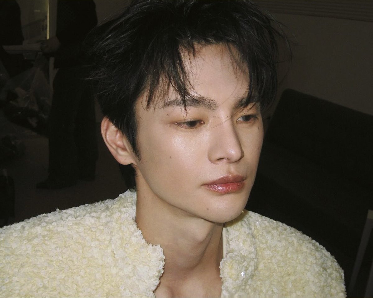 서인국 마흔에 얼굴폼ㅆㅅㅌㅊ 찍는거 
이게진짜참연예인이지