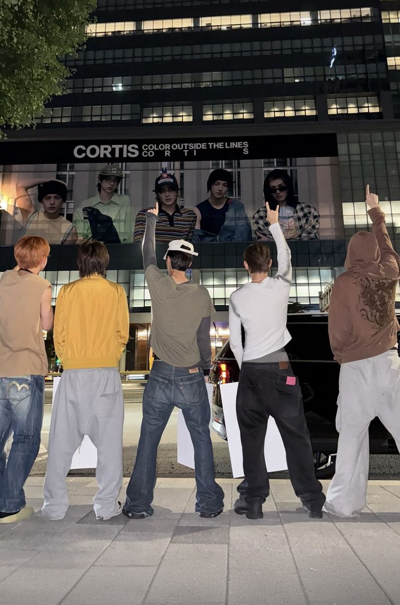 vicoᢉ𐭩 tweet media