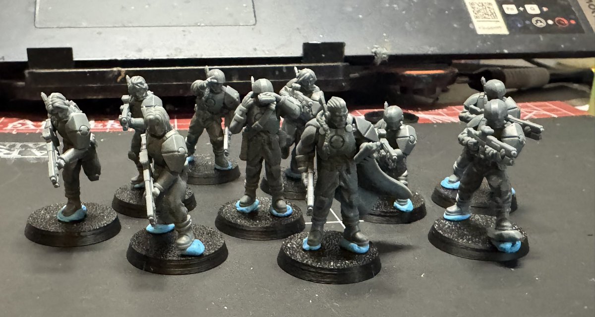 CrimsonLen tweet media