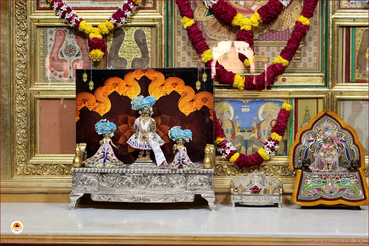 kashtbhanjandev's tweet image. Darshan : 04-04-2026
શ્રીકષ્ટભંજનદેવ હનુમાનજીને વૃન્દાવનમા તૈયાર થયેલા એમ્બ્રોઇડરી વર્ક મોરની ડીઝાઇનવાળા વાઘાની સાથે ગુલાબ-શેવંતીના ફુલોનો શણગાર કરાયો એવં અન્નકૂટ ધરવાયો 
Hello Devotees 
Jai Shri swaminarayan
salangpurhanumanji.org #ram #divine 
🚩 જય શ્રી રામ🚩