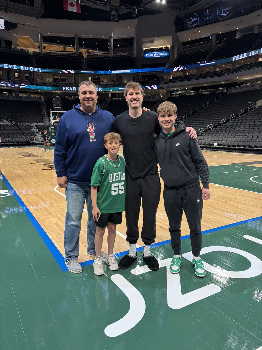 JimmyMotz's tweet image. Fun night in Milwaukee watching the Celtics get a W!

Appreciate @playforhim3 for taking care of us and making our day possible!

Worth every mile of our drive!

#Celtics #DifferentHere #GoJays