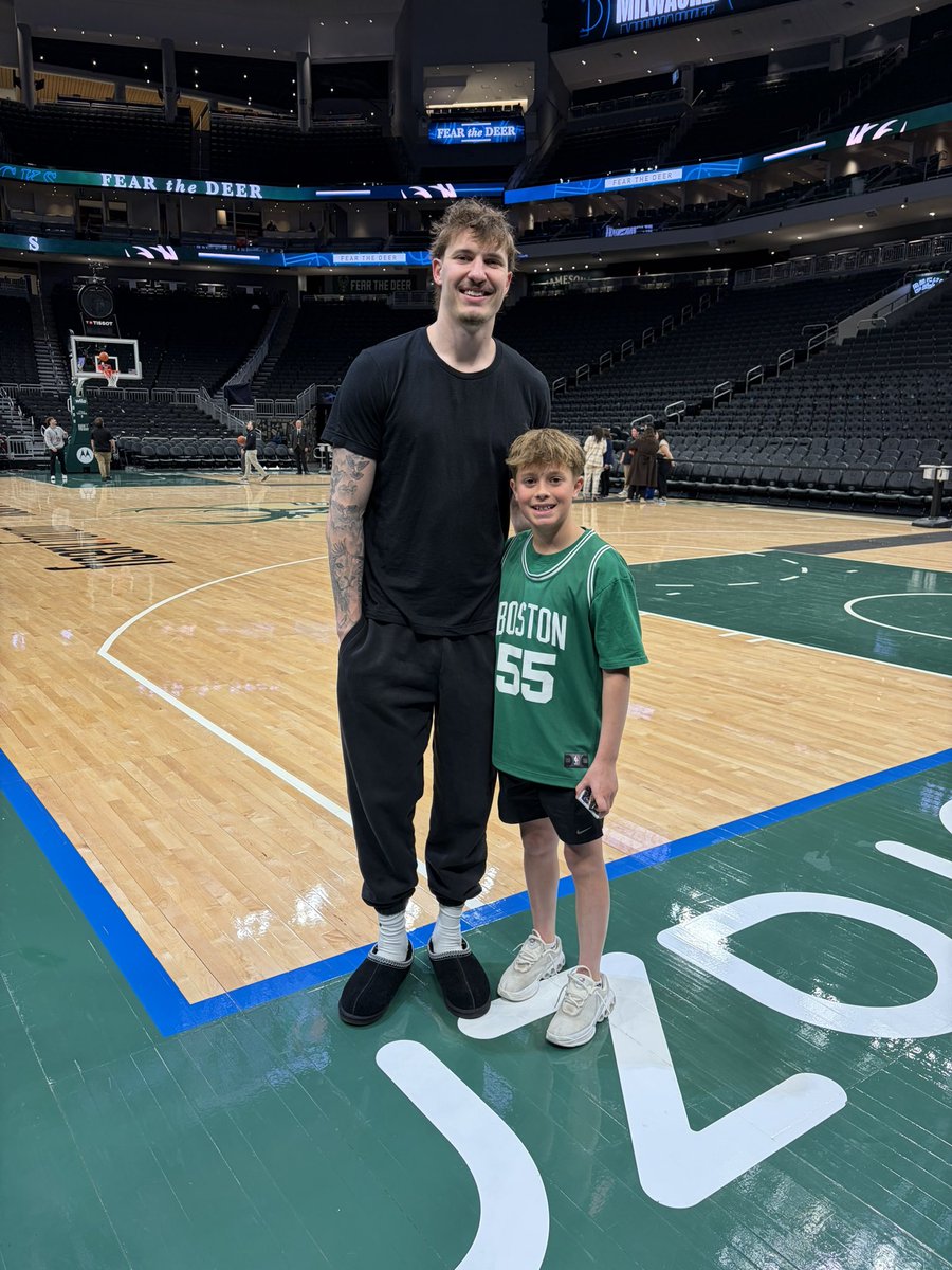 JimmyMotz's tweet image. Fun night in Milwaukee watching the Celtics get a W!

Appreciate @playforhim3 for taking care of us and making our day possible!

Worth every mile of our drive!

#Celtics #DifferentHere #GoJays