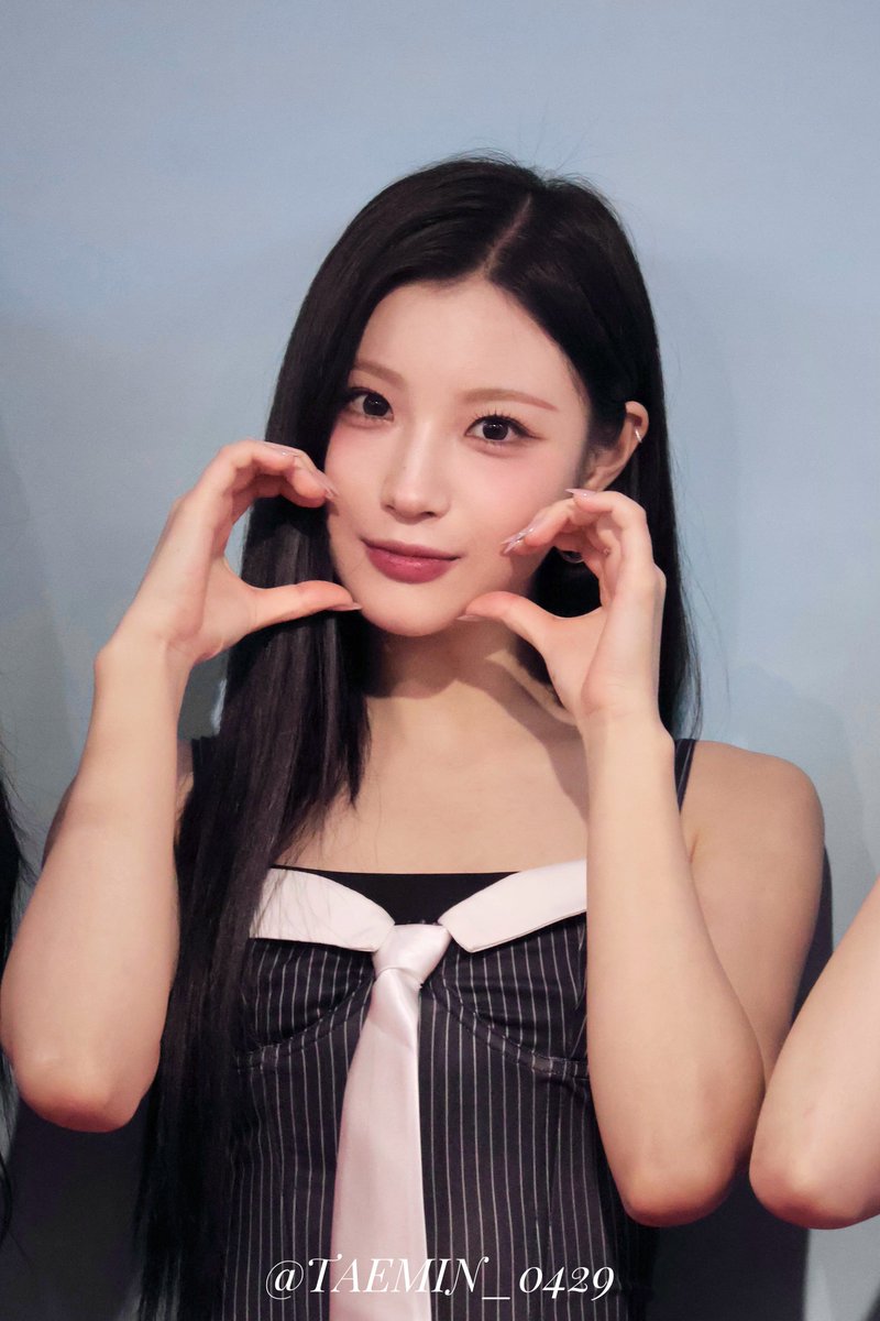 260403

#ICHILLIN #아이칠린 
#YEJU #예주 #イェジュ