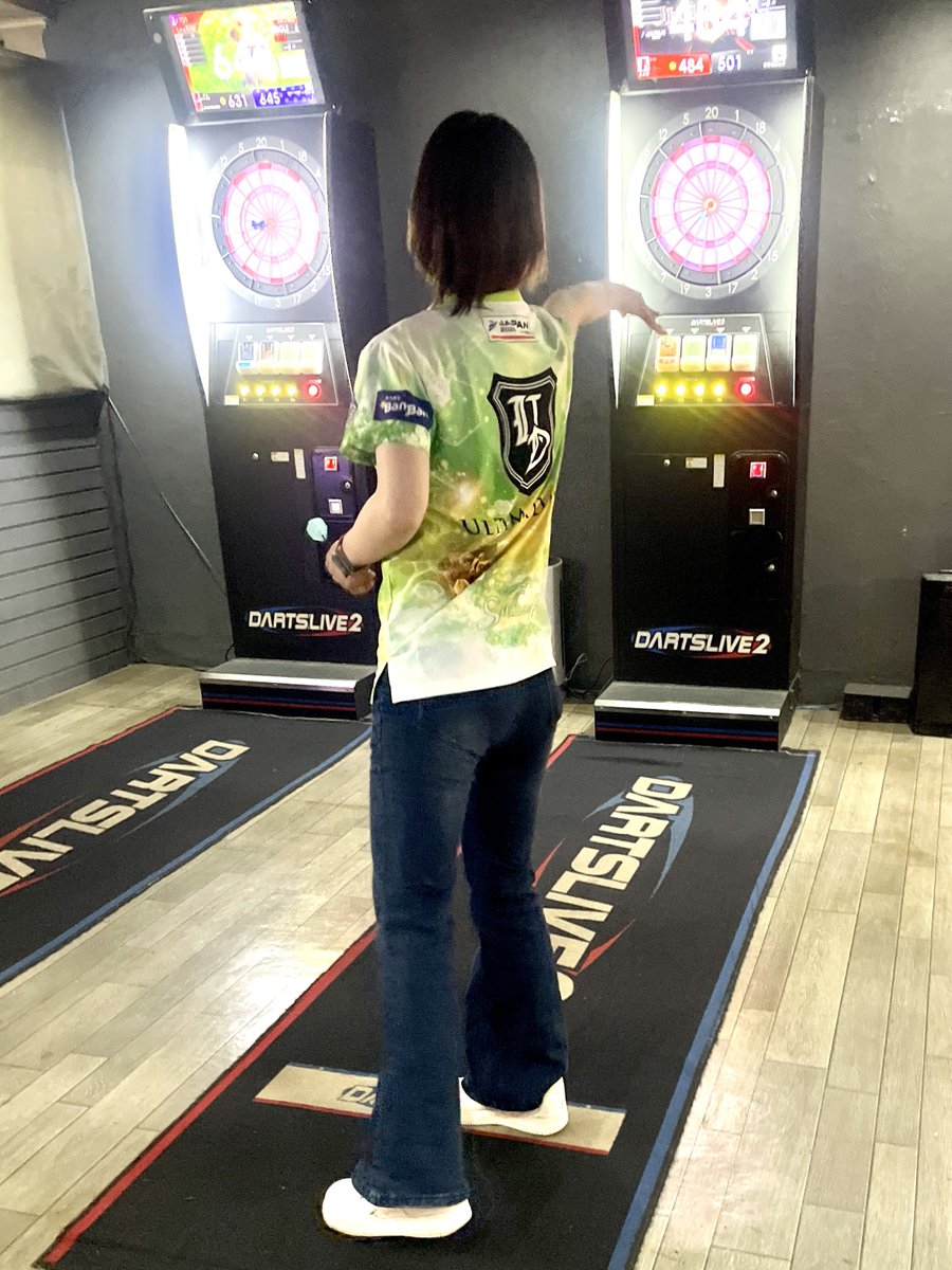 志津のPeek-A-Booさんにて！
佐久間恵理プロの初プレイヤーデーにお邪魔してましたー

意外にも？自身初のプレイヤーデーとの事でした！
一緒にダーツをするのは初でしたが、シングルスにダブルスに楽しくプレイできました😊

今後もプレイヤーデーがあるようなので、機会があれば是非！