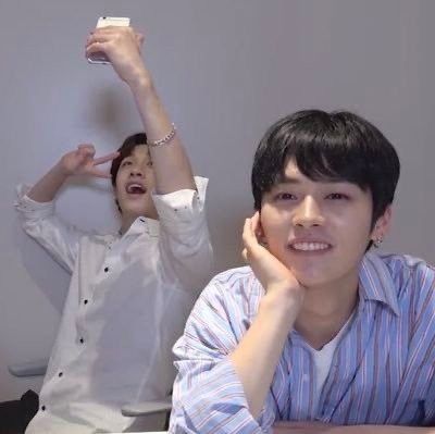 ari 🍓 tweet media