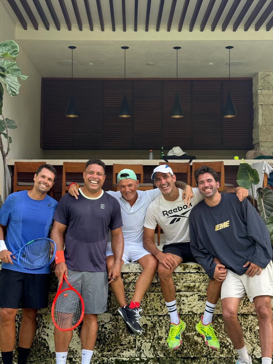 Amor 93.1FM tweet media