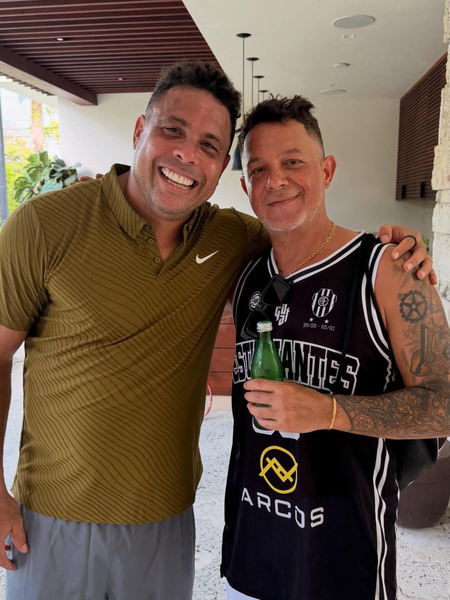 Amor 93.1FM tweet media