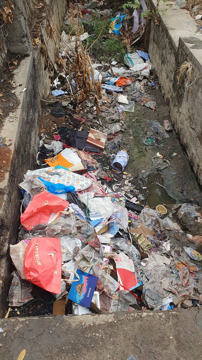 sudhir21271's tweet photo. @comm_blr_south @GBA_office @GBAChiefComm @ICCCBengaluru
State of SWD along Silver County road that connects Kudlu Lake with Haralur Lake.

Everything is thrown including Pillows by Idiots.

Expect a Choked Monsoon season.

Pls take up with Engineering Team before it's too late. https://t.co/aqNAgNc7vn