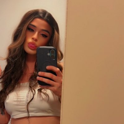 ErickaSprinkle's tweet photo. #NewProfilePic https://t.co/GhHRbhg7ZI