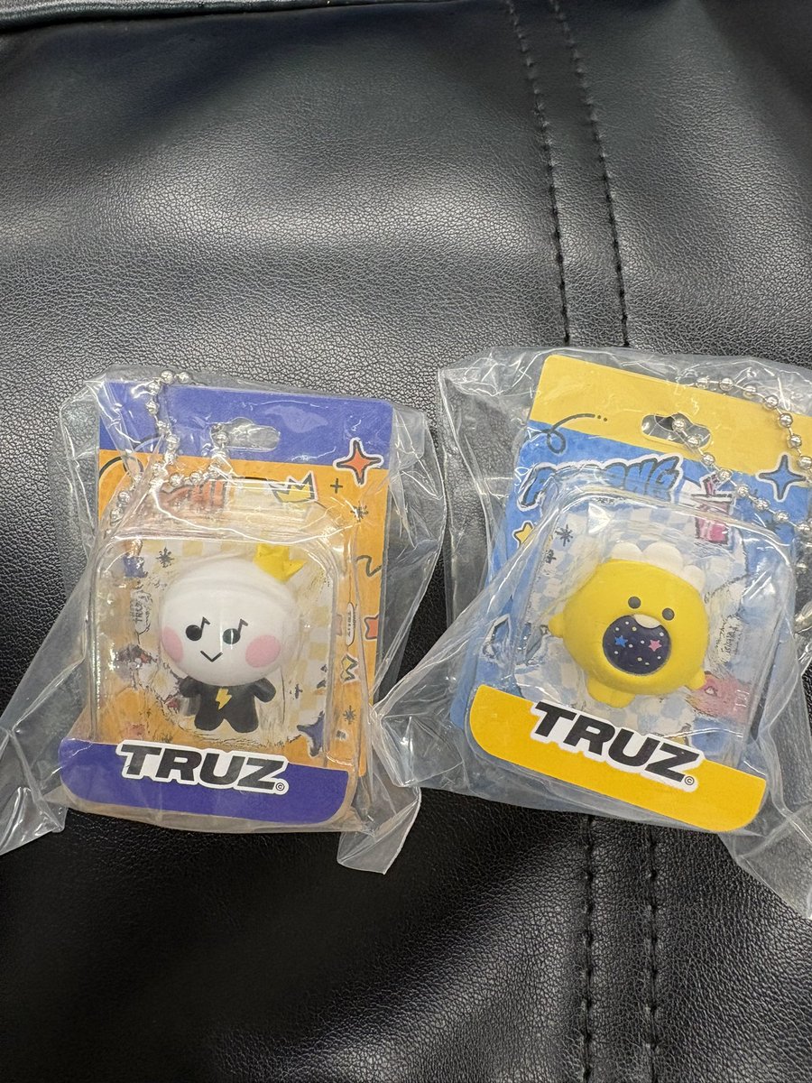 ho_on00's tweet photo. TREASURE TRUZ ガチャガチャ
ブリスターチャーム 交換

【譲】YOCHI PODONG

【求】ROMY WOOPY

郵送での交換希望✨
お気軽にお声がけ下さい.*･ﾟ　.ﾟ･*.

#treasure交換 #treasure求 #treasure譲 https://t.co/jfyY93cUTh