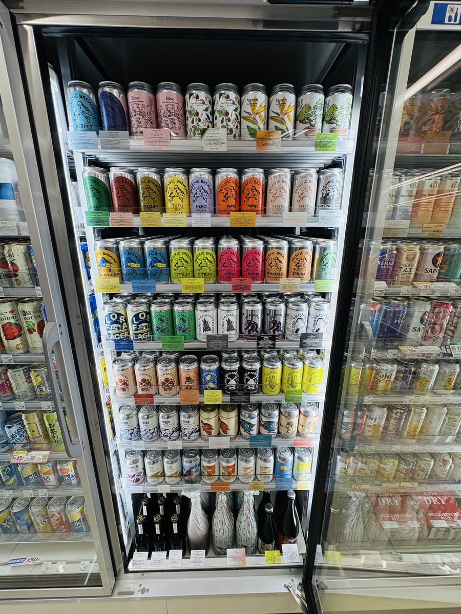 kickmonta8's tweet photo. ローソン出雲平田店がヤバいと聞いて来ましたが…本当にヤバい🍻
店長さん、職権濫用してる（いい意味で）。
この他にもまだありました🍺
#クラフトビール https://t.co/7dyTe3JMym