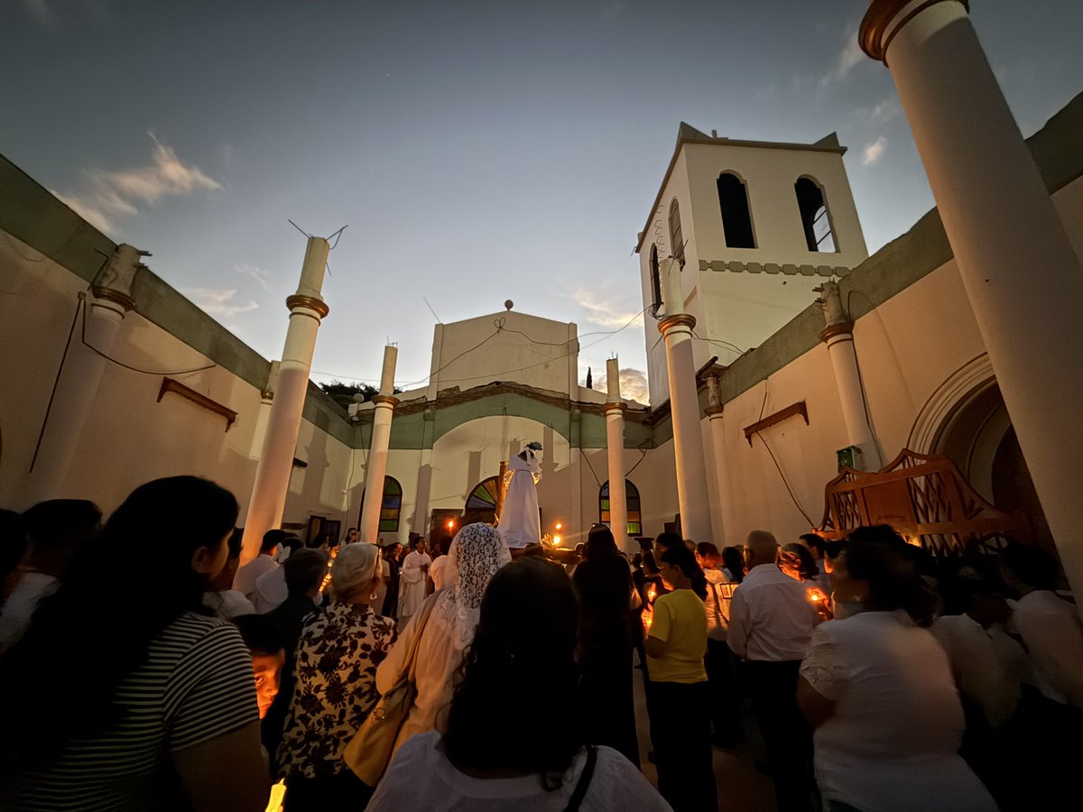 notimatv's tweet photo. Desde Iglesia de #molaguina Matagalpa. La iglesia está si techo por reparación.   La celebración se realiza en en salón de actos.  MISA ÚLTIMA CENA DEL SEÑOR JUEVES SANTO LAVATORIOS DE PIE  IGLESIA #mologuina #notimatv #canalnotimatv  
https://t.co/2JOUK3GDwD https://t.co/iDMwXyQWhj