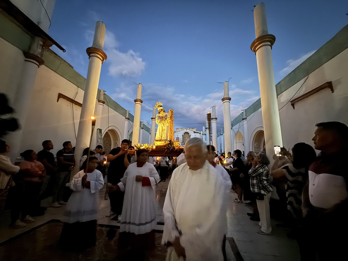 notimatv's tweet photo. Desde Iglesia de #molaguina Matagalpa. La iglesia está si techo por reparación.   La celebración se realiza en en salón de actos.  MISA ÚLTIMA CENA DEL SEÑOR JUEVES SANTO LAVATORIOS DE PIE  IGLESIA #mologuina #notimatv #canalnotimatv  
https://t.co/2JOUK3GDwD https://t.co/iDMwXyQWhj