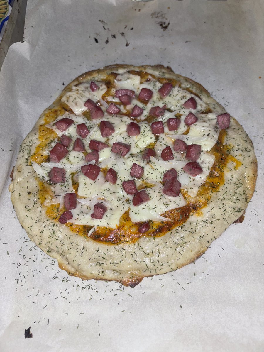 PissedOffMandaP's tweet image. A local farm stand gifted me a sourdough pizza crust 🫶🏼♥️ I don’t really have many pizza fixings so I made up something. Introducing the ball ⚾️ park pizza !!! Sauce is a mix of ketchup, yellow mustard, yum yum sauce, pickle juice, S/P, paprika, oregano, dill, #THC infused red