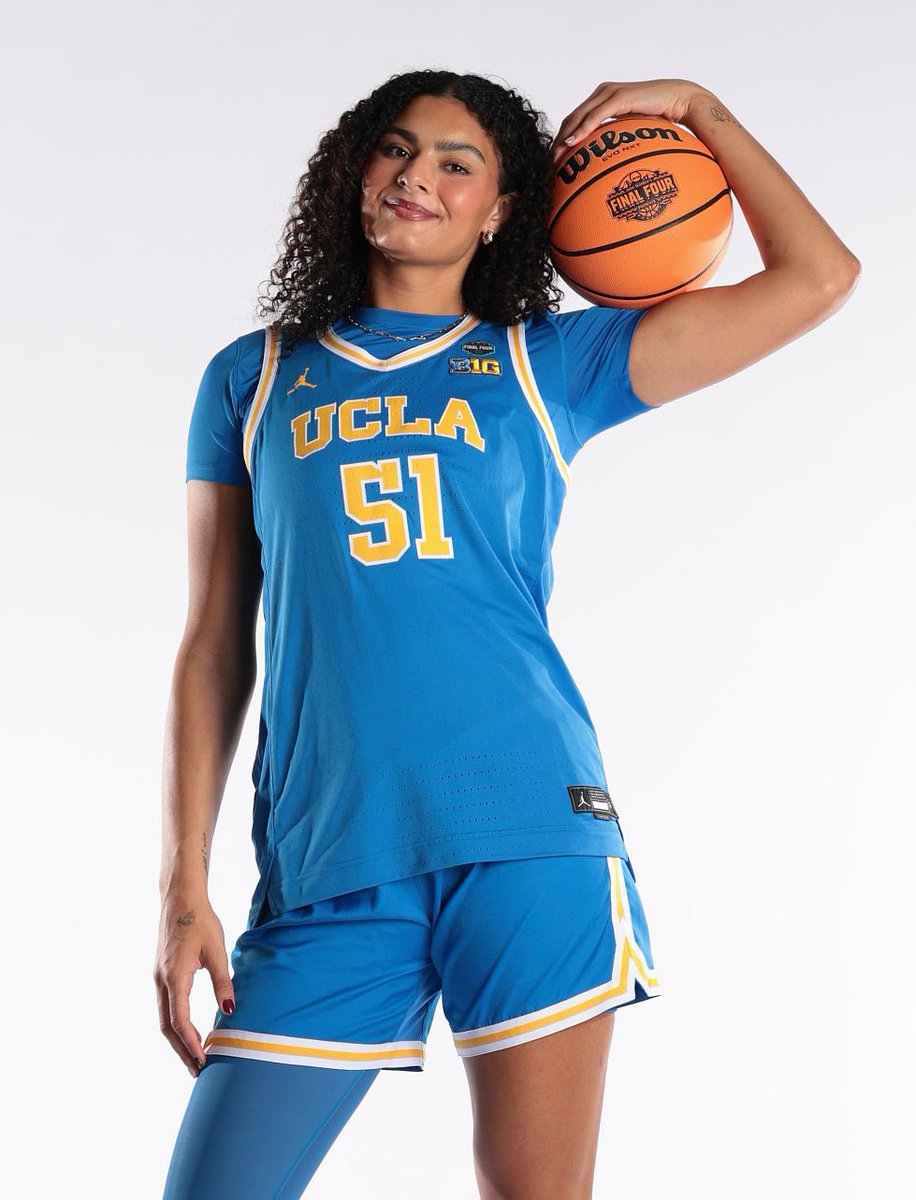 I talk hoops 🏀 tweet media