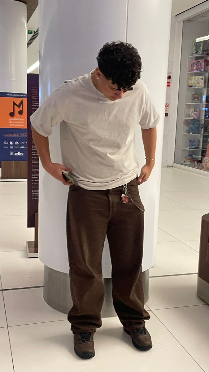 Latiniᶜʳᵛᵍ tweet media