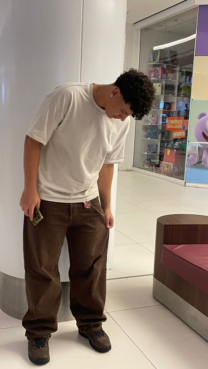 Latiniᶜʳᵛᵍ tweet media