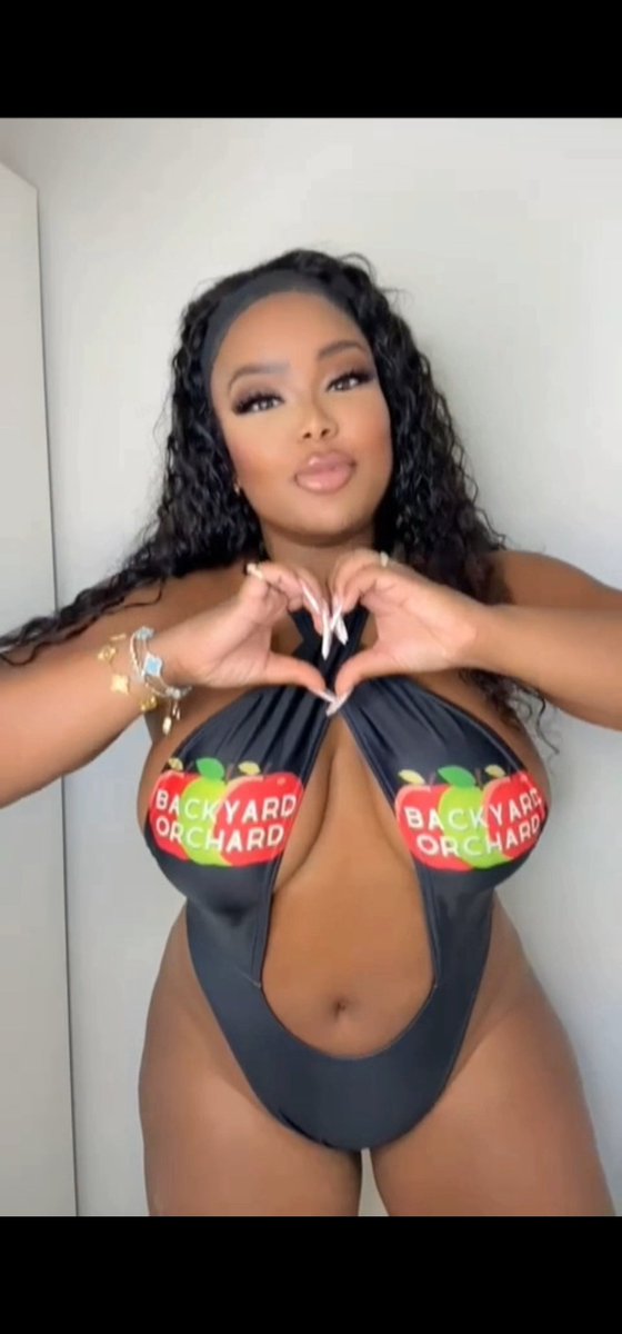 Backyard0rchard's tweet photo. @giannav6969 Happy Friday 🌞 vote for this body positive beauty and help her win $500 #merchmodel2026 💕 https://t.co/pU0xD5jafN https://t.co/Hm7mUnaJm4