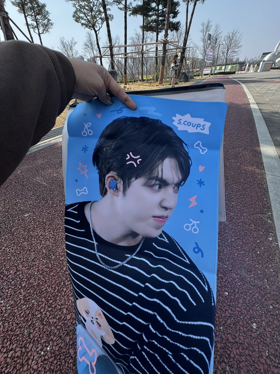 louise° tweet media