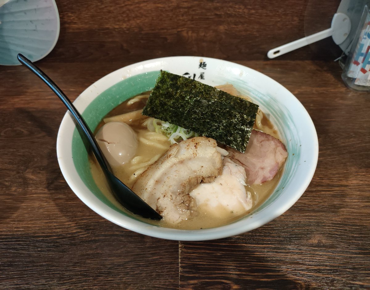 ゆ_い_と tweet media