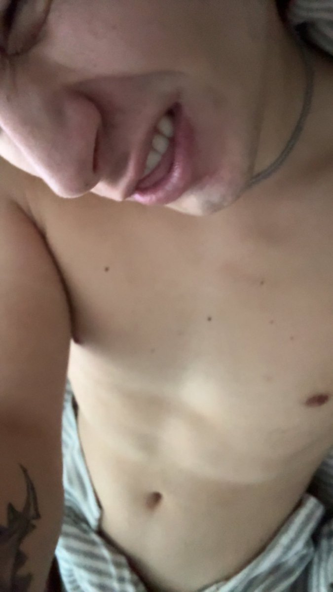 Come roleplay with me, genuinely I'm tryna do fish mpreg 

uv.club/itslucierwithn…