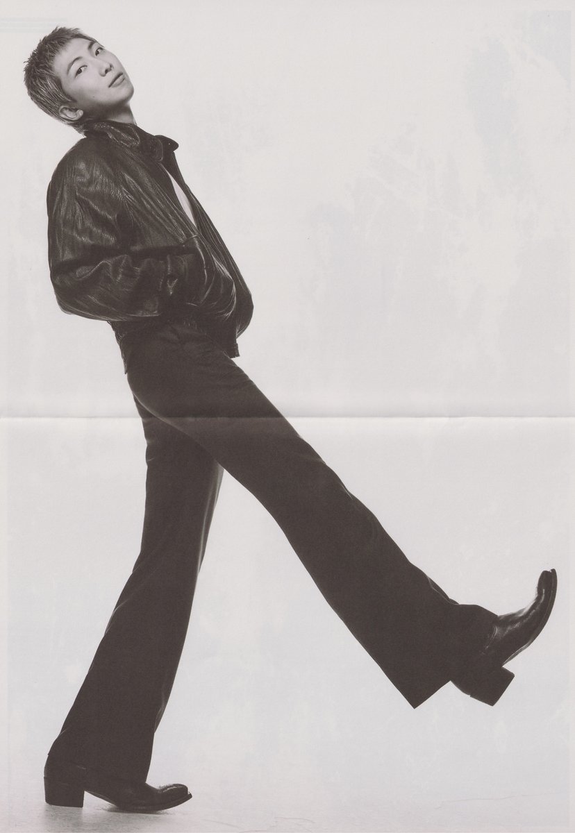 sodyna18's tweet image. [ 📷 ] #BTS "Arirang" | Living Legend Album Posters &amp;amp; Photobook Scan (1/8)

#RM 
#BTS_ARİRANG 
#BTS_SWIM 

Cred Pic @/seokiescans ❣️