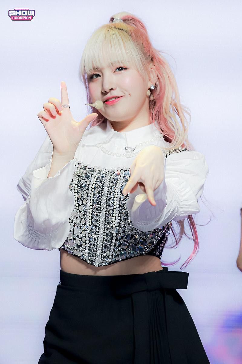 pochi is rude! ⁸ tweet media