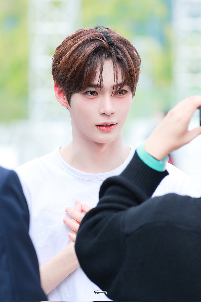 깨눈이 tweet media