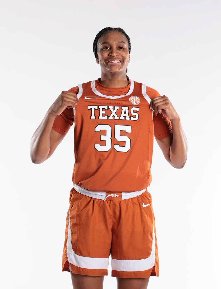 I talk hoops 🏀 tweet media