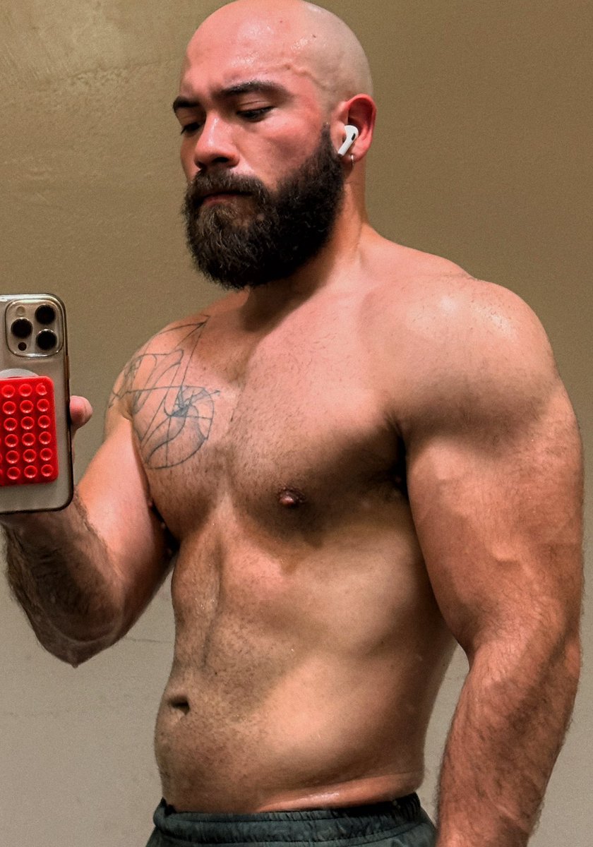 can i get uhhh tweet media