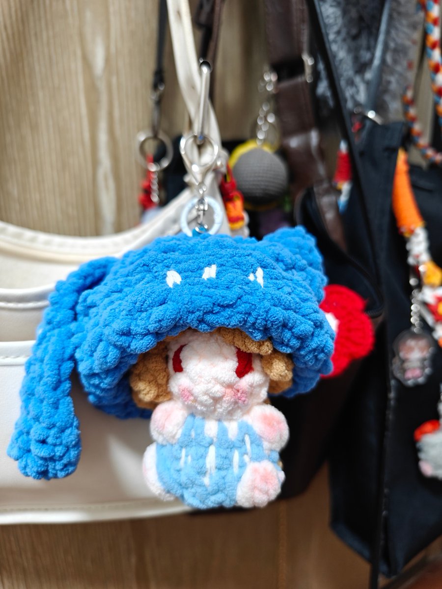 lydia emery tweet media