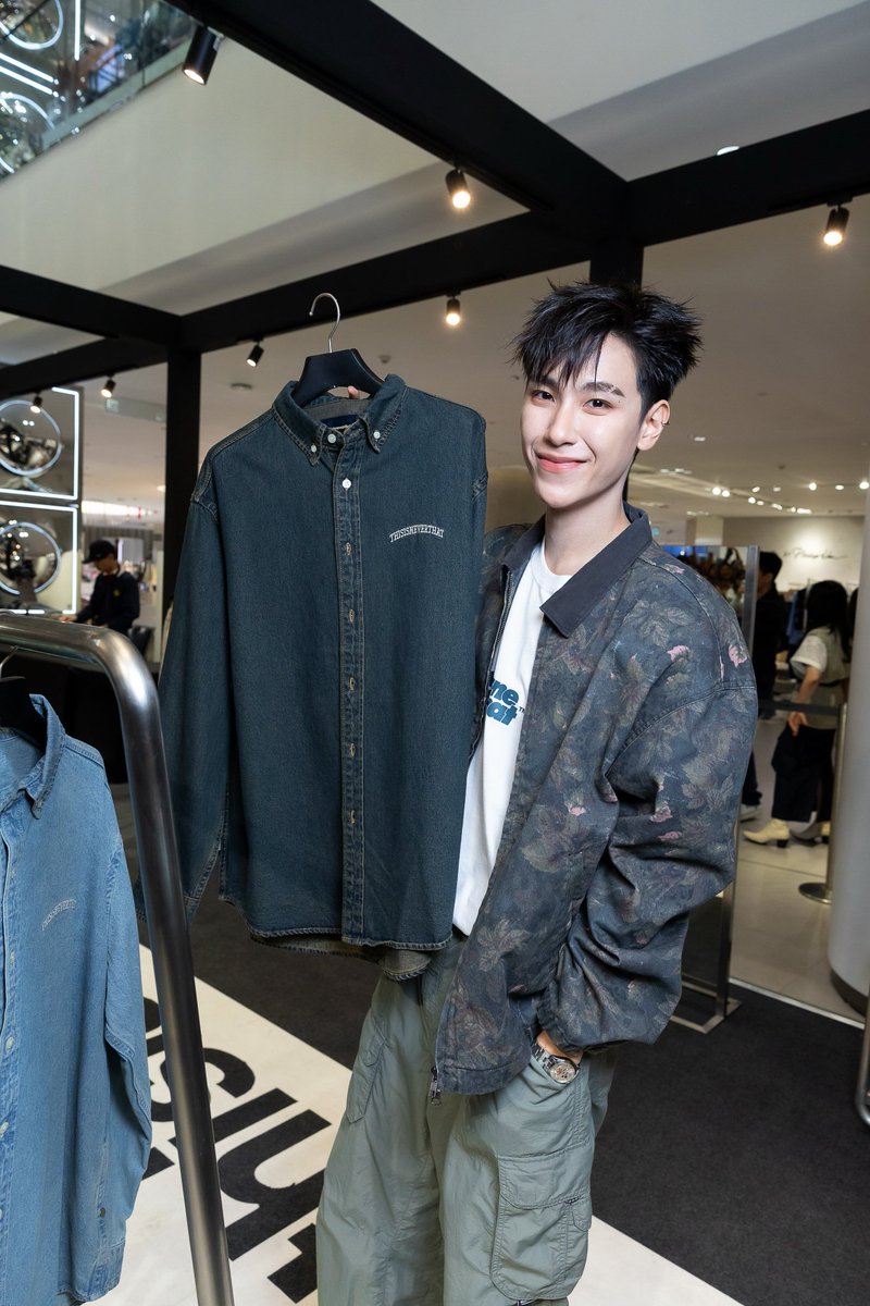 The100ChannelT1's tweet photo. 💫สยามดิสคัฟเวอรี่ เปิดประสบการณ์สตรีทคัลเจอร์ “thisisneverthat” POP-UP STORE ครั้งแรกในไทย พร้อมไอเท็มเอ็กซ์คลูซีฟ ✨️โดยมี #junniorrs จูเนียร์ – ปณชัย ศิลปินหนุ่มหล่อร่วมงาน✨️
#JuniorXthisisneverthat #thisisneverthat #DiscoverySelection #SiamDiscovery #ONESIAM
✨️ชมภาพทั้งหมด
https://t.co/fP5PfZMvOT