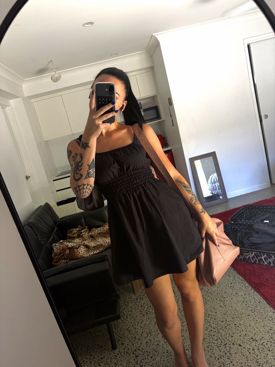 Sierra | London 👀 tweet media