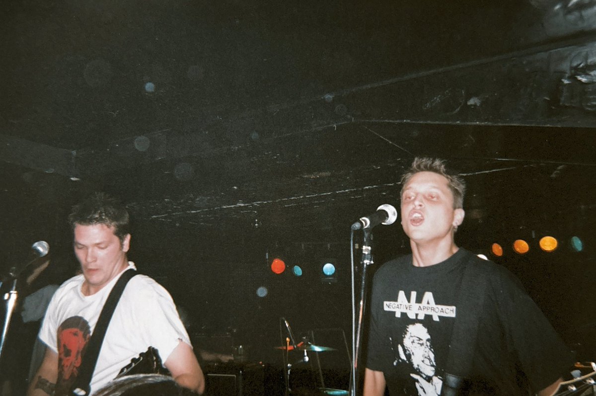 見に行けなかったのは先日のライブのことで初来日はバッチリ見に行ってます。 

#dillingerfour
#d4