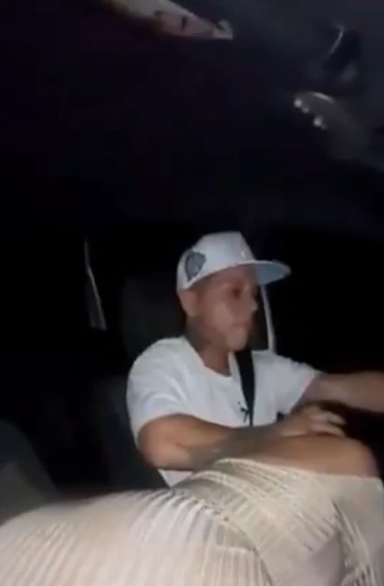 KELLY 🌺 tweet media