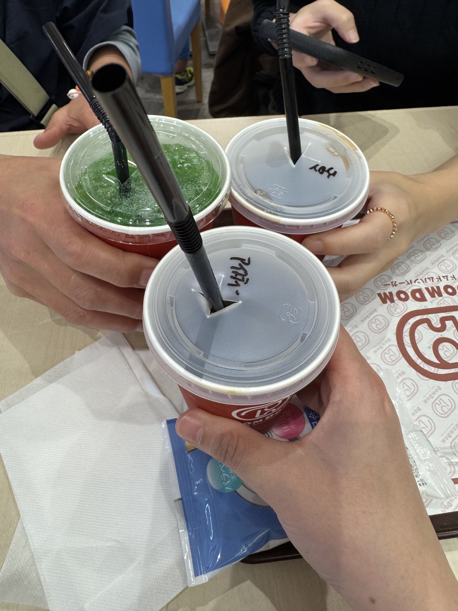 まおまお tweet media