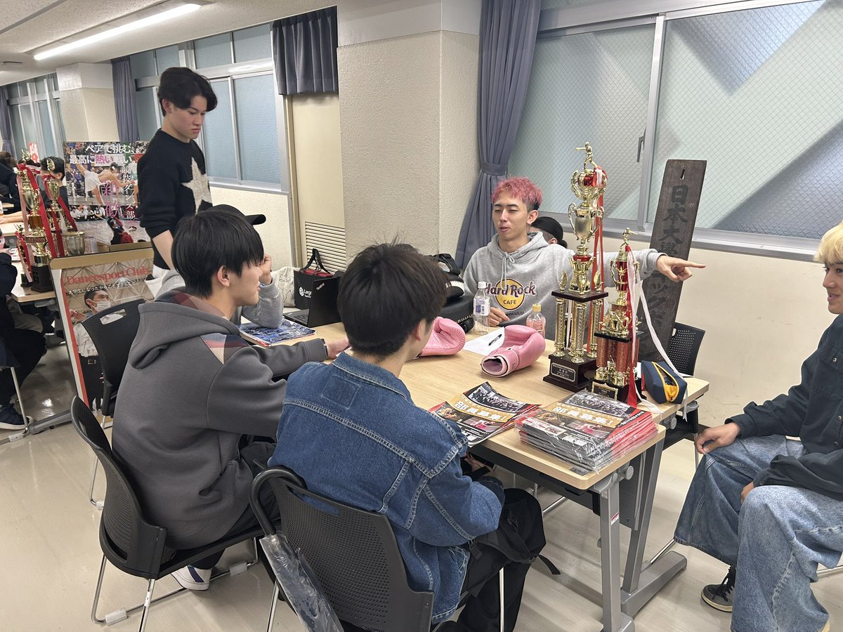 nu_kickboxing's tweet photo. 本日4/4 経済学部本館52教室にて部活動勧誘行っております！ https://t.co/kVMnSRJoAy