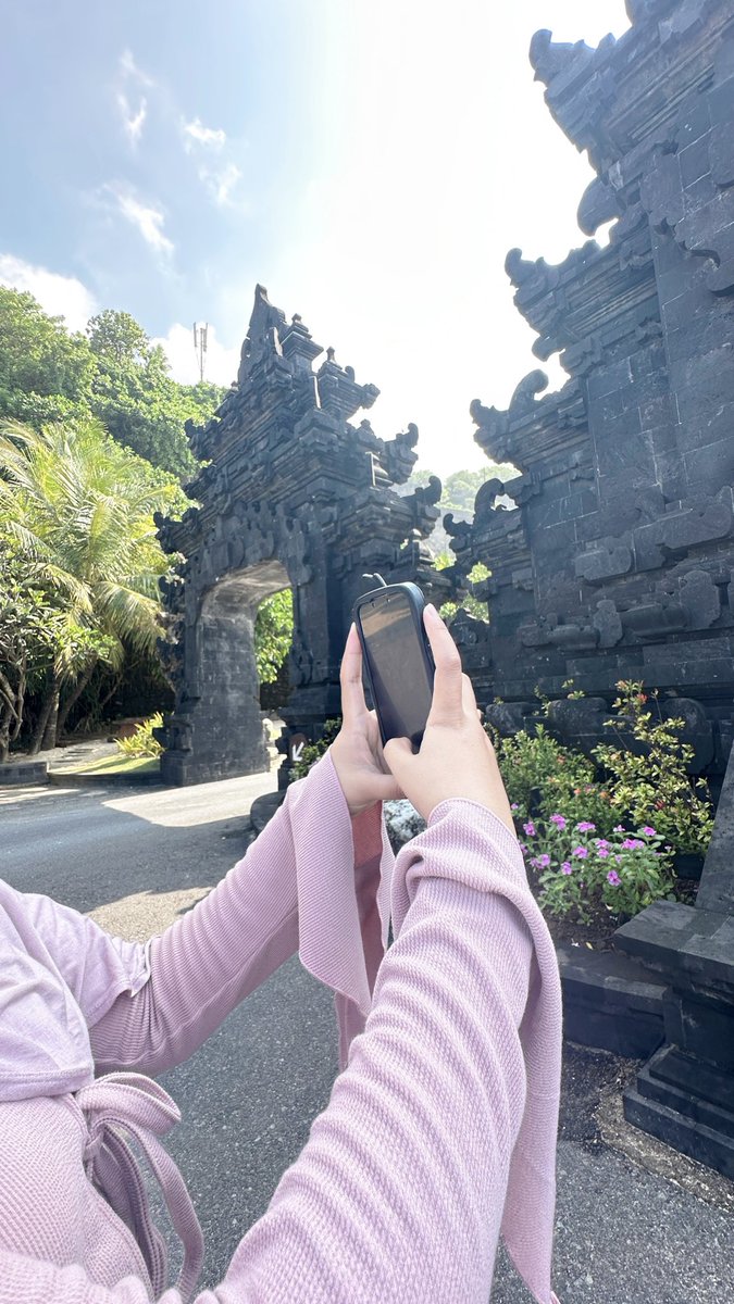 Quella peace 🍓 tweet media