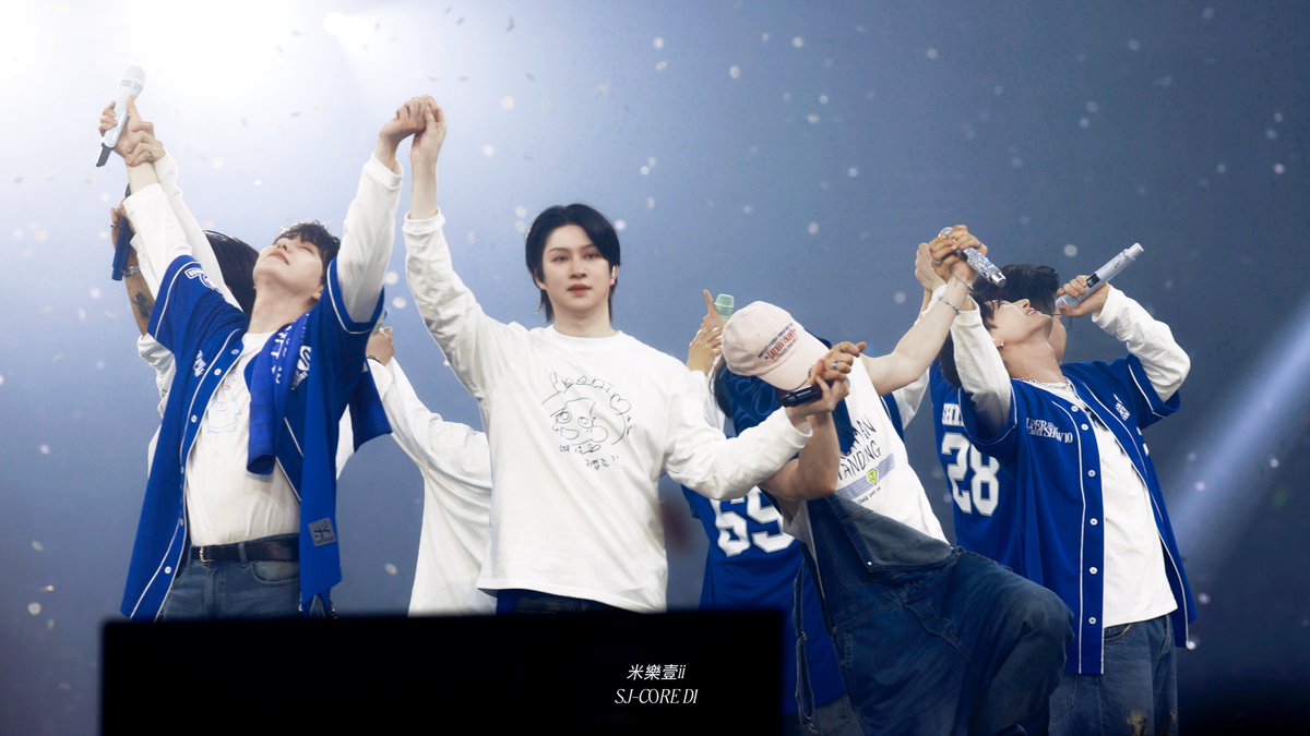 imqqqii17's tweet photo. 💙
#SUPERJUNIOR 
#슈퍼주니어
#SUPERSHOW10_SJCORE
#SJ_CORE_D1
#Leeteuk
#Heechul
#Yesung
#Sindong
#Eunhyuk
#Siwon
#Donghae
#Ryeowook
#Kyuhyun https://t.co/QkqGgbDkcM