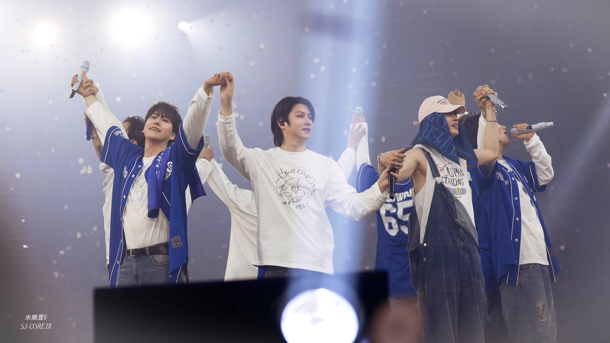 imqqqii17's tweet photo. 💙
#SUPERJUNIOR 
#슈퍼주니어
#SUPERSHOW10_SJCORE
#SJ_CORE_D1
#Leeteuk
#Heechul
#Yesung
#Sindong
#Eunhyuk
#Siwon
#Donghae
#Ryeowook
#Kyuhyun https://t.co/QkqGgbDkcM