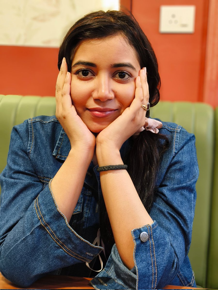 Bewithpratima's tweet image. यूं सादगी पे मर मिटा वो,
 जब भी देखती हूं उसको 
वो देखता है मुझको 
आखिर मैंने भी दे दिया एक नाम 
अब मैं प्यार से आईना कहती हूं उसको ..!!
#picture 
#BeautifulDay